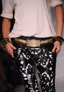 126185499HC071_Balmain_Runw