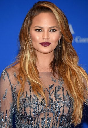 Get The Look: Chrissy Teigen’s WHCD Bold Lip