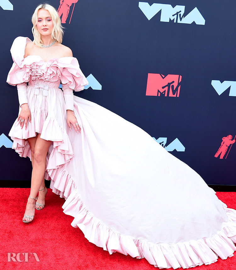 Zara Larsson In Giambattista Valli Haute Couture - 2019 MTV VMAs