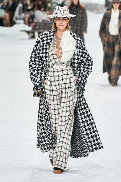 Cardi B's Take On Tweed For Chanel's Spring 2020 Paris Fashion Week Show -  Red Carpet Fashion Awards