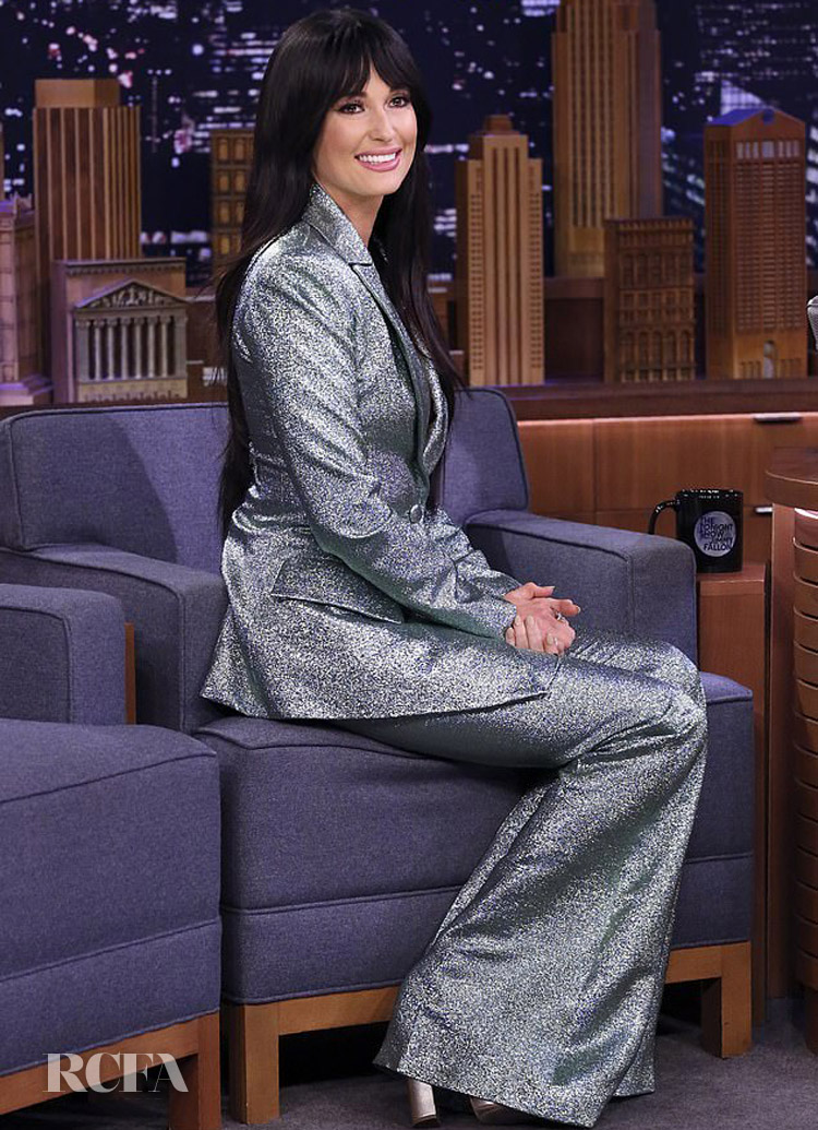 Kacey Musgraves’ Shimmery Suit Sets A Festive Tone While Performing ‘Glittery’ on Jimmy Fallon