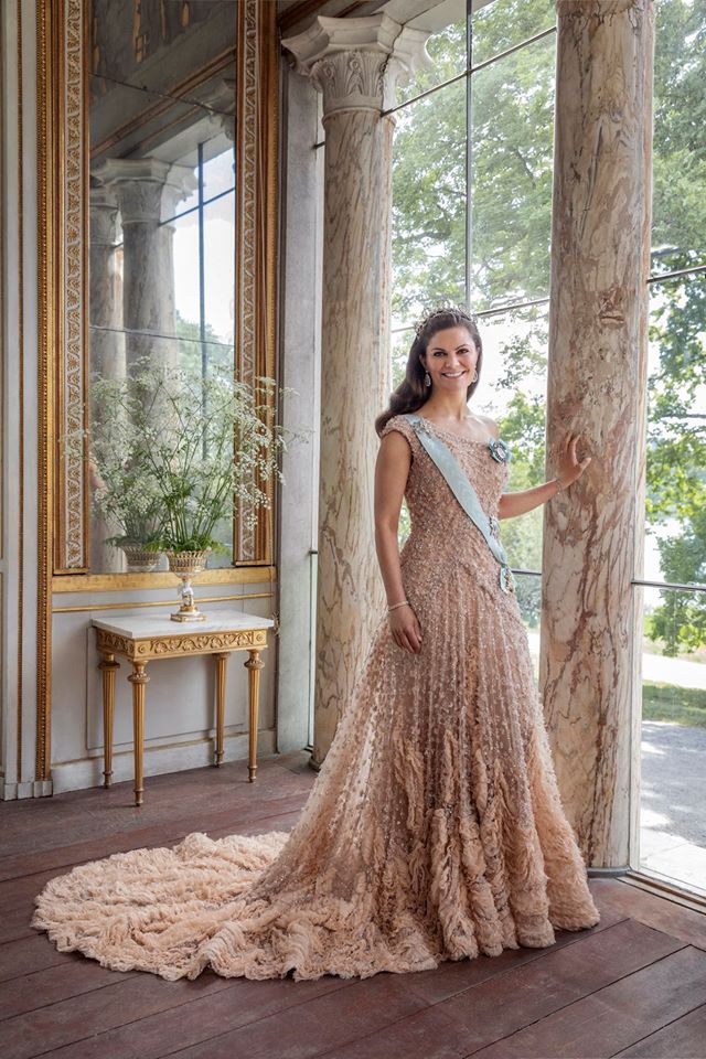 Crown Princess Victoria Celebrates Her 10th Wedding Anniversary In Elie Saab Haute Couture