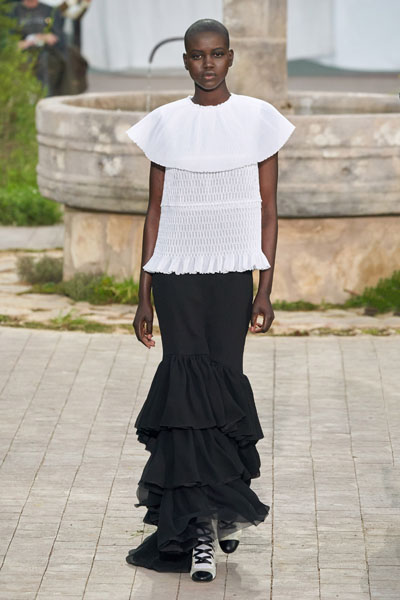 Tilda Swinton Wore Chanel Haute Couture To The 'Lacci' Venice Film Festival Premiere & Opening Ceremony