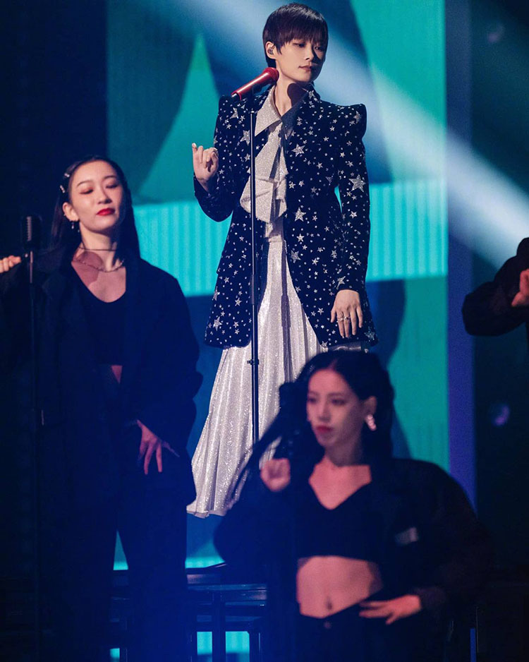 Chris Lee Wore Balmain For Her ZJSTV Performance