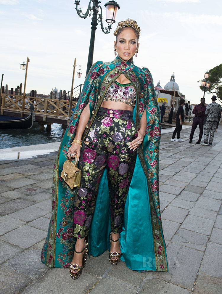 Jennifer Lopez Front Row @ Dolce & Gabbana Alta Moda 2021 