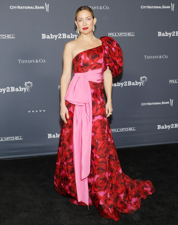 Kate Hudson Wore Carolina Herrera To The Baby2Baby 10-Year Gala