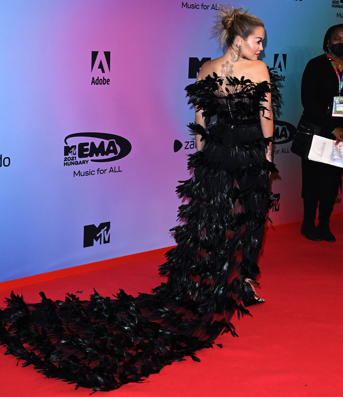 Rita Ora Wore Jean-Louis Sabaji To The 2021 MTV EMAs