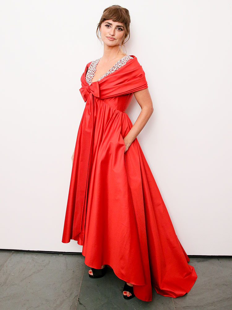 Penelope Cruz Wore Chanel Haute Couture To The 2021 MoMA Film Benefit