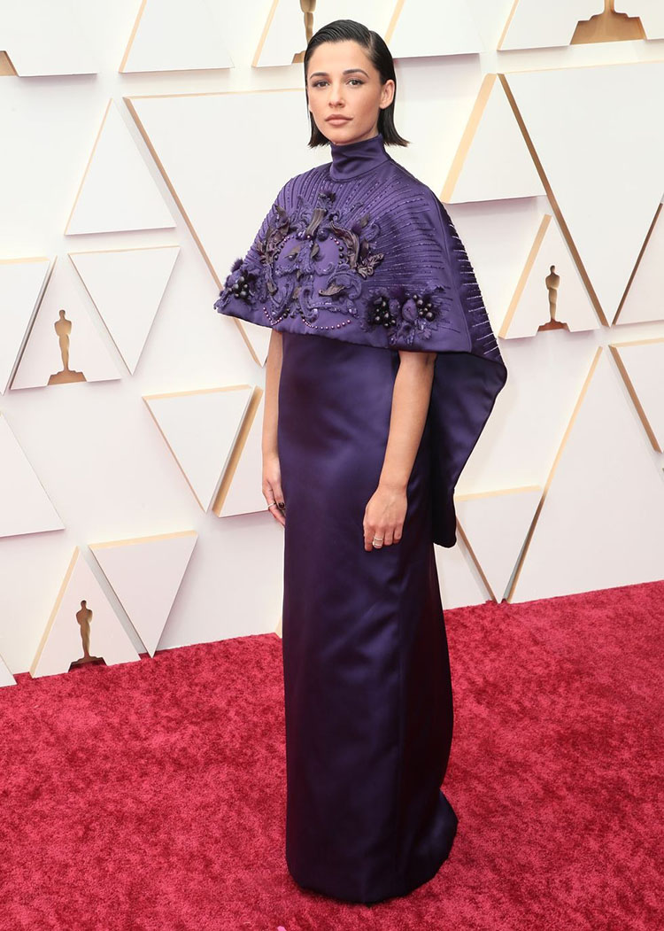 Naomi Scott Wore Fendi Couture To The 2022 Oscars