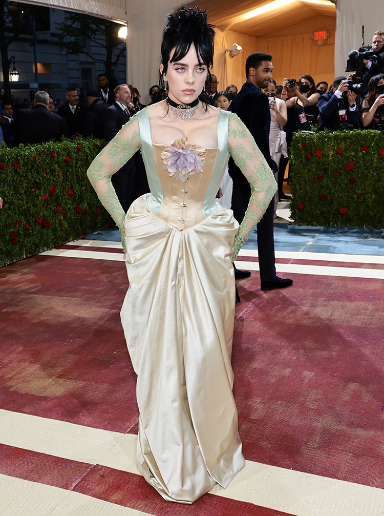 Billie Eilishi n Gucci - The 2022 Met Gala