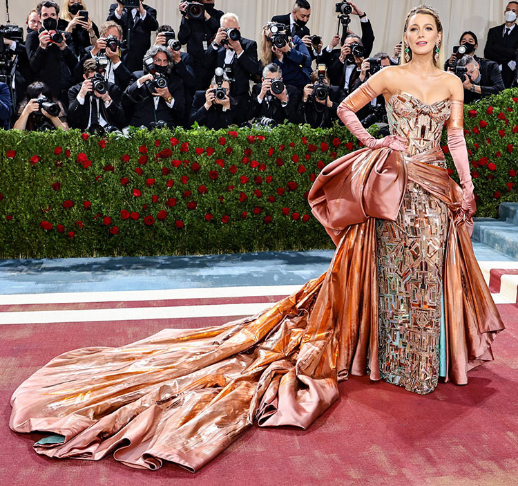 Blake Lively Wore Atelier Versace To The 2022 Met Gala