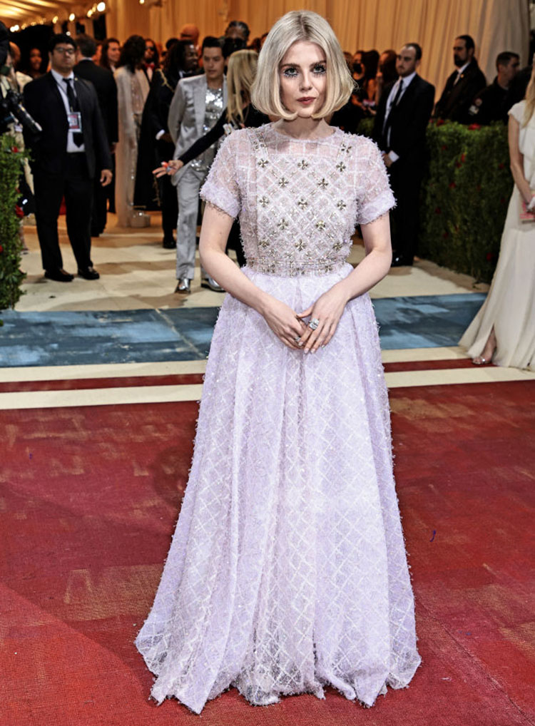 Met Gala 2023 Celebrities Wearing Chanel Camellia Flower Looks – WWD