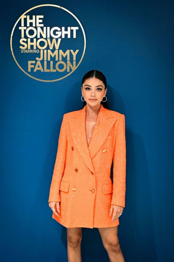 Sarah Hyland Wore Dolce & Gabbana On The Tonight Show Starring Jimmy Fallon