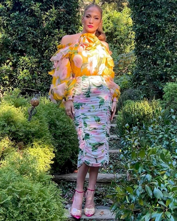 Jennifer Lopez Is InstaGlam In Carolina Herrera
