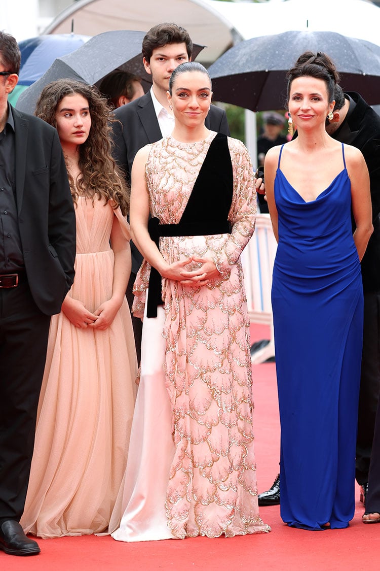 Merve Dizdar Wore Louis Vuitton To The ‘Kuru Otlar Ustune (About Dry Grasses)’ Cannes Film Festival Premiere