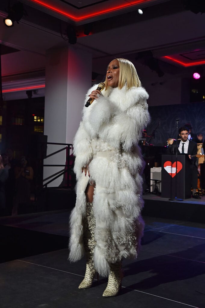 Mary J. Blige performs onstage at the Golden Heart Awards 2023 benefiting God's Love We Deliver 