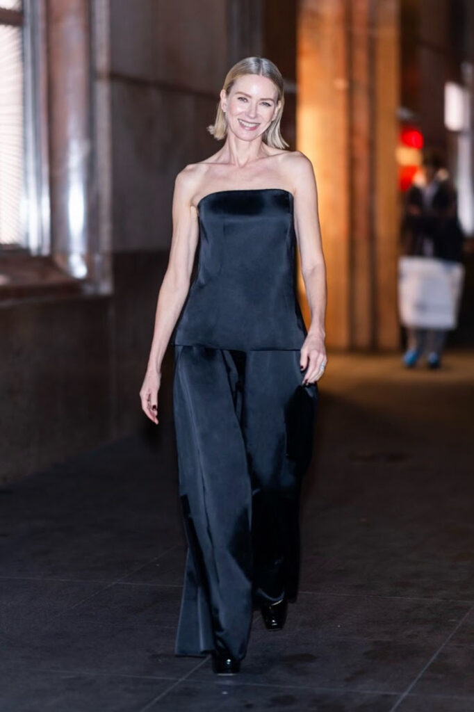Naomi Watts in Carolina Herrera.