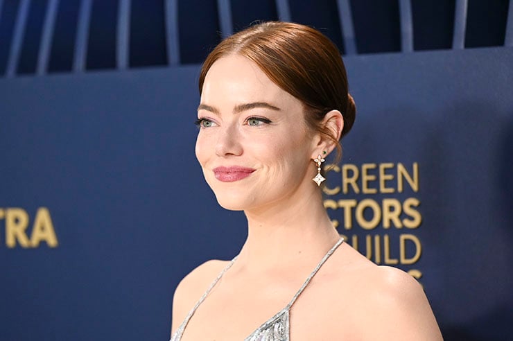 Emma Stone Wore Louis Vuitton To The 2024 SAG Awards