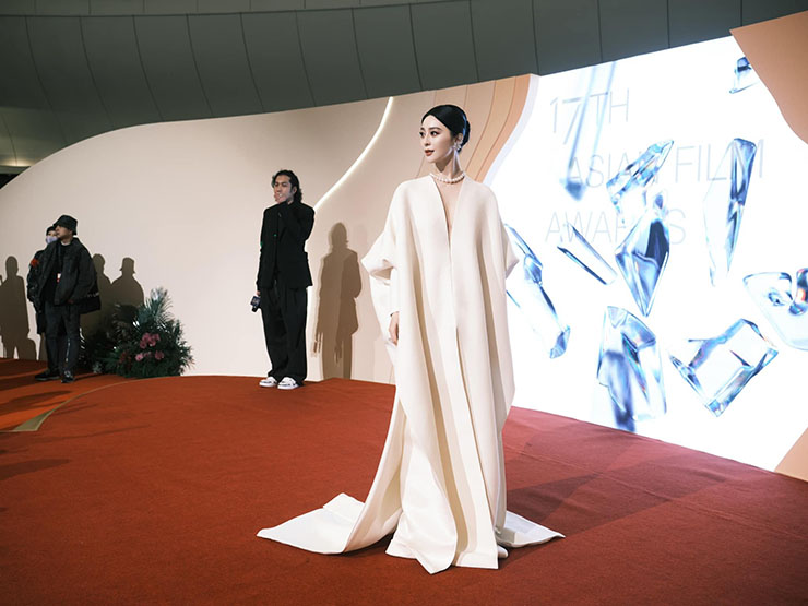 Fan Bingbing Wore Stéphane Rolland Haute Couture To The 2024 Asian Film Awards