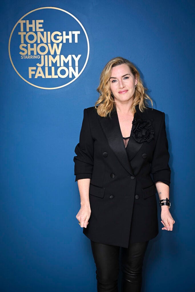 Kate Winslet Wore Dolce & Gabbana On The Tonight Show Starring Jimmy Fallon