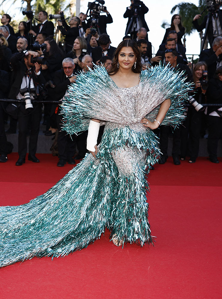 Aishwarya Rai Bachchan Wore Falguni Shane Peacock To The ‘Kinds Of Kindness’ Cannes Film Festival Premiere