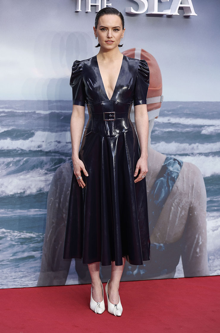 Daisy Ridley Wore Atsuko Kudo Couture To ‘Young Woman and The Sea’ London Premiere