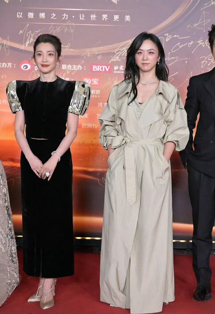 Li Bingbing Wore Schiaparelli Haute Couture To The Weibo Awards