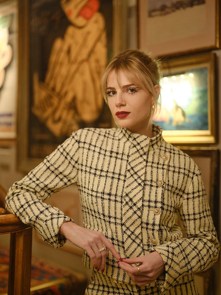chanel_lucy-boynton_charles-finch-and-chanel_prebafta_dinner_february-15thjpg_2-HD