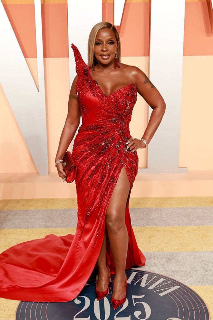 Mary J Blige attends the 2025 Vanity Fair Oscar Party 