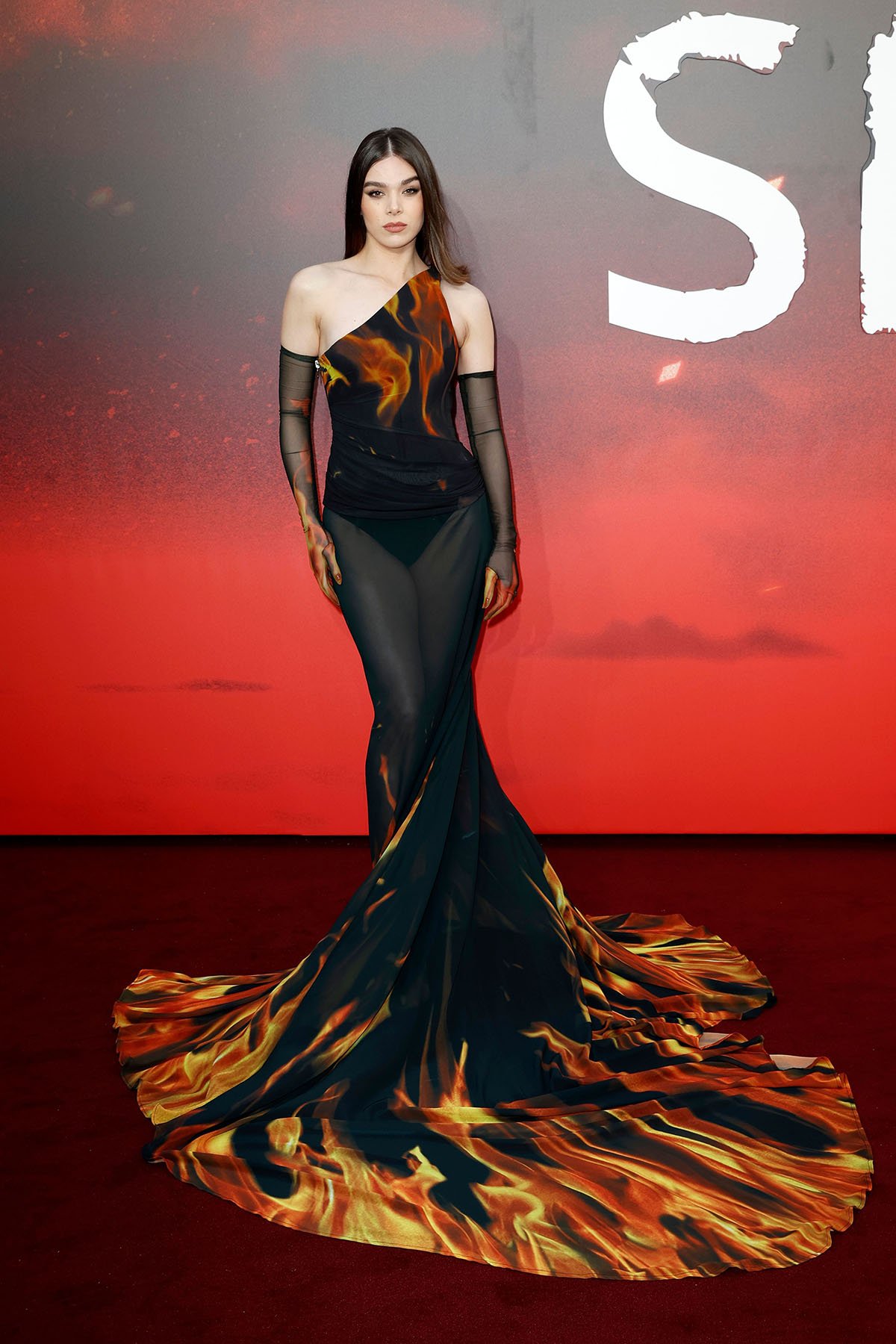 Hailee Steinfeld Wore Robert Wun Couture To The ‘Sinners’ London Premiere