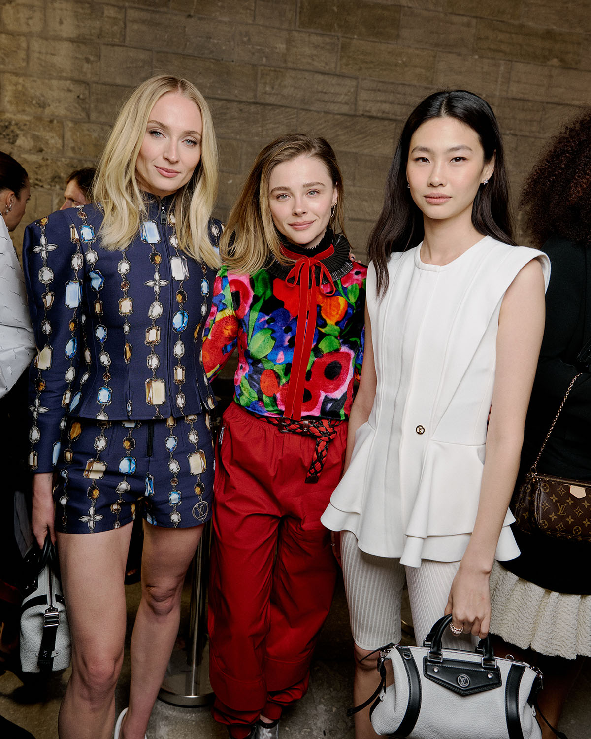 SOPHIE TURNER, CHLOE GRACE MORET _ HOYEON