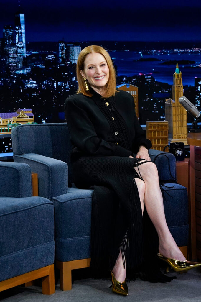 Julianne Moore Wore Schiaparelli On The Tonight Show Starring Jimmy Fallon Netflix dark comedy Sirens and Apple TV+ thriller Echo Valley.  Fringe dress