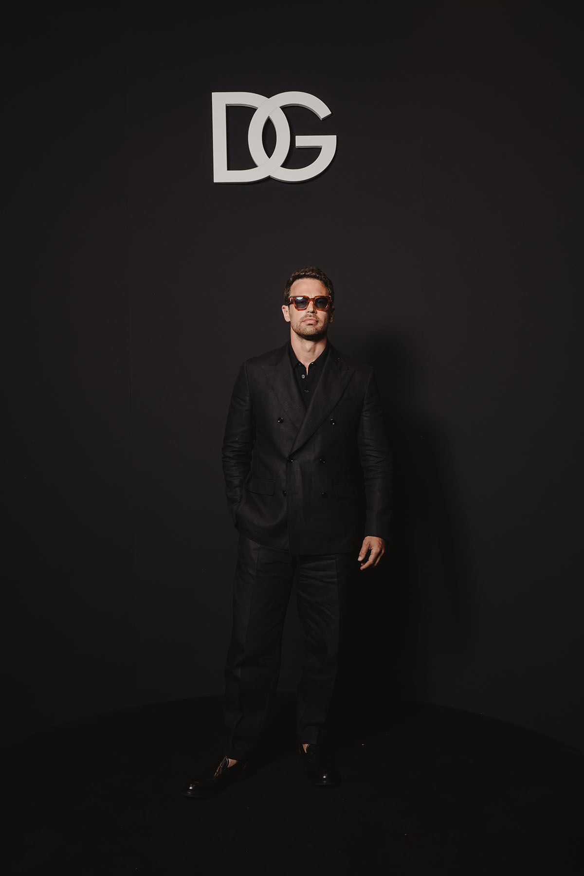 Theo-James.jpg