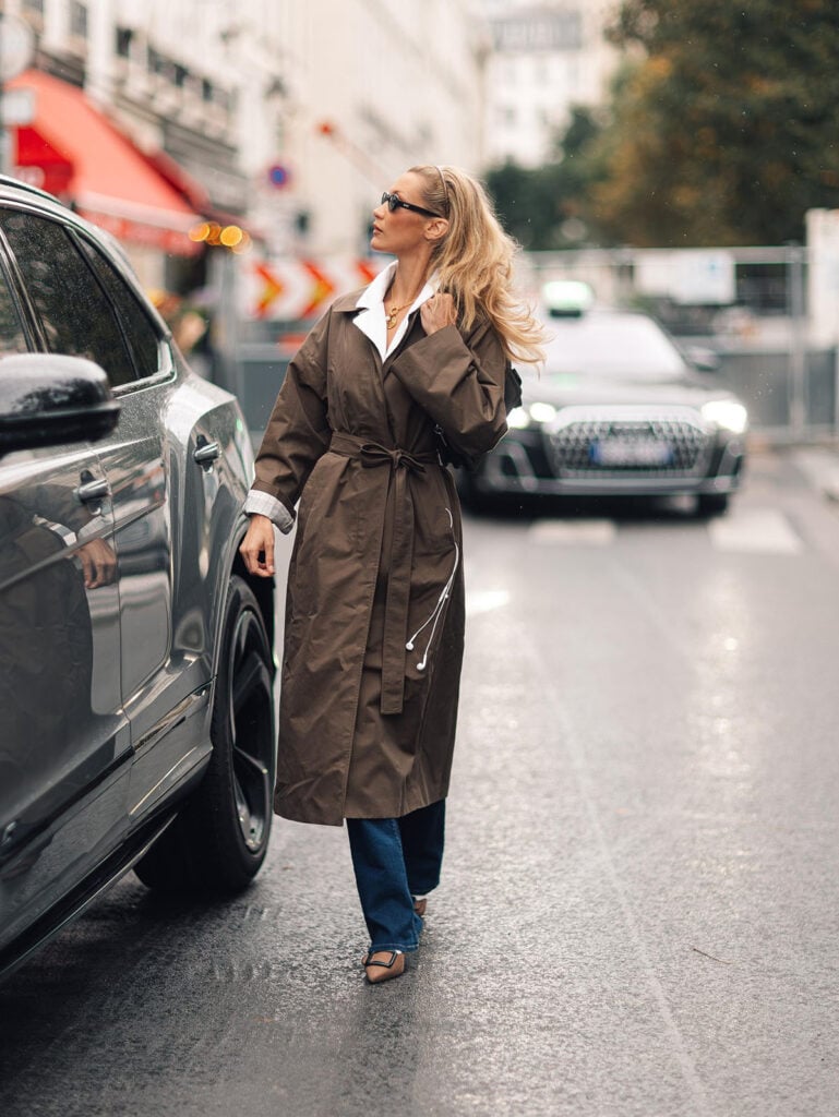 Bella Hadid Paris, Paris Fashion Week, Bella Hadid Mango trench coat, Coach Tabby 26 Shoulder Bag Loved Leather, Dmy by Dmy Valentina sunglasses, Manolo Blahnik Maysli pumps