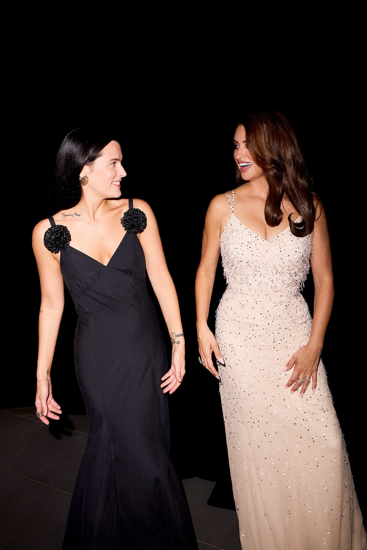 chanel_riley-keough_penelope-cruz_chanel_5th-annual-academy-gala_october-18th-HD