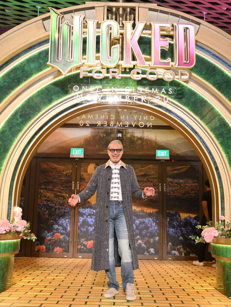 Jeff Goldblum Wicked For Good press tour, Wicked For Good Singapore photocall, Craig Green Spring 2026, Dior Men Spring 2026, Jeff Goldblum Craig Green floral print, Dior cape menswear, Wicked For Good Singapore premiere red carpet