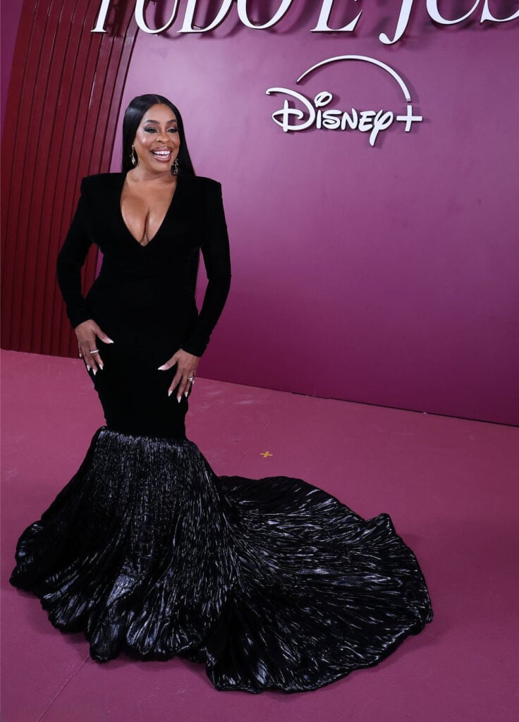 Niecy Nash-Betts Kamilla Purshie Couture, Kamilla Purshie Couture gown, All’s Fair Rio premiere red carpet, Niecy Nash Rio premiere look