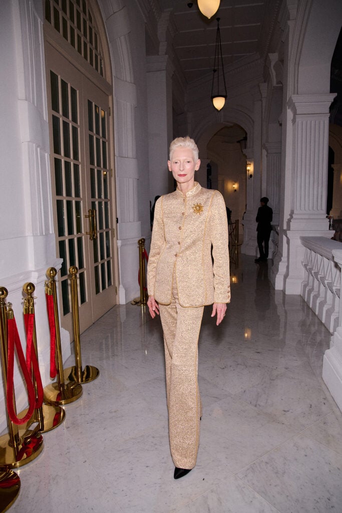 Chanel Resort 2026 Singapore, Tilda Swinton Chanel, Liu Wen Chanel, Raye Chanel, Rebecca Patricia Armstrong Chanel, Chanel front row, Chanel style