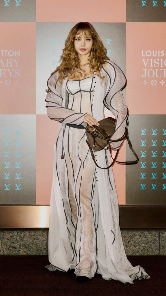 Lisa — Louis Vuitton (Visionary Journeys Seoul)

Lisa Louis Vuitton Seoul event
Lisa Louis Vuitton Visionary Journeys Seoul
Lisa Louis Vuitton black line dress
Lisa Louis Vuitton matching coat
Lisa LV Express GM bag Seoul
Lisa K-pop fashion Louis Vuitton
Louis Vuitton Seoul celebrities Lisa
Lisa luxury fashion Korea 2025