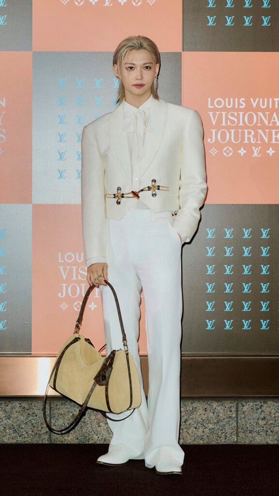 Felix — Louis Vuitton

Felix Louis Vuitton Seoul
Felix Louis Vuitton white ivory suit
Felix Louis Vuitton Visionary Journeys
Felix Stray Kids Louis Vuitton suit
Felix LV men's tailoring Seoul
Felix Louis Vuitton bag Seoul event
Felix K-pop fashion red carpet