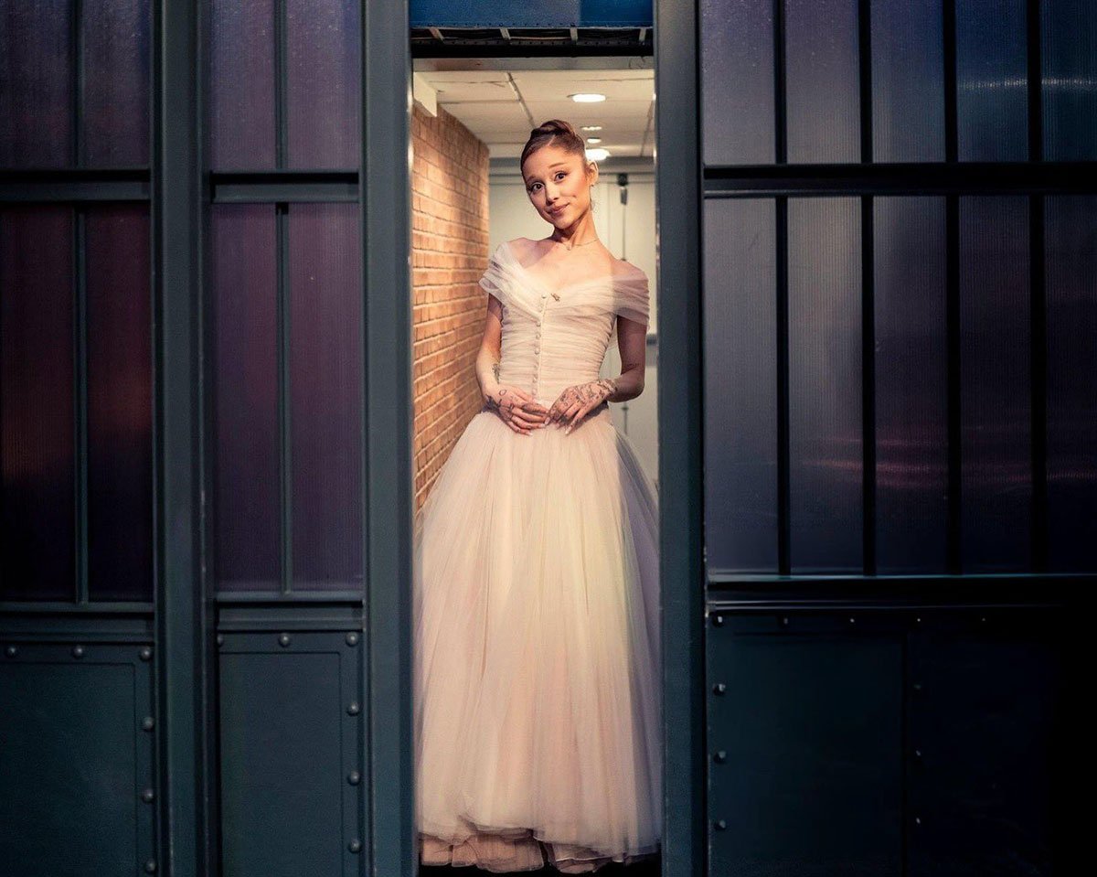 Ariana Grande Wore Paolo Sebastian On Late Night With Seth Meyers