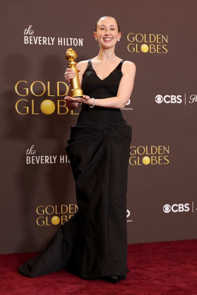 Erin Doherty, Erin Doherty Louis Vuitton, Louis Vuitton Golden Globes, 2026 Golden Globe Awards red carpet, Erin Doherty Louis Vuitton dress, Golden Globes fashion