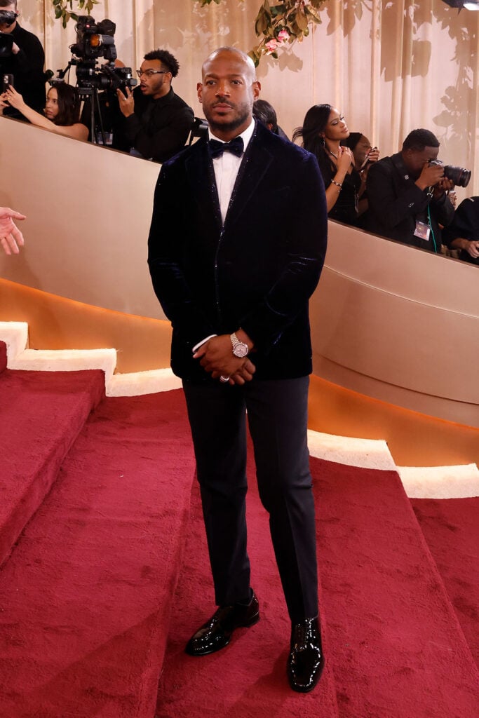 Marlon Wayans, Marlon Wayans Giorgio Armani, 2026 Golden Globe Awards menswear, velvet evening jacket, Swarovski crystal jacket