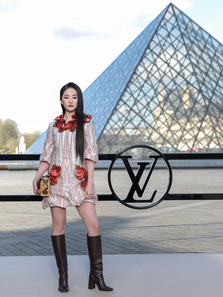 Liu Yifei, Louis Vuitton Fall 2026 show, Paris Fashion Week front row, Liu Yifei Louis Vuitton mini dress, Liu Yifei Louis Vuitton front row style, Louis Vuitton Fall 2026 Paris Fashion Week, Nicolas Ghesquière Louis Vuitton show