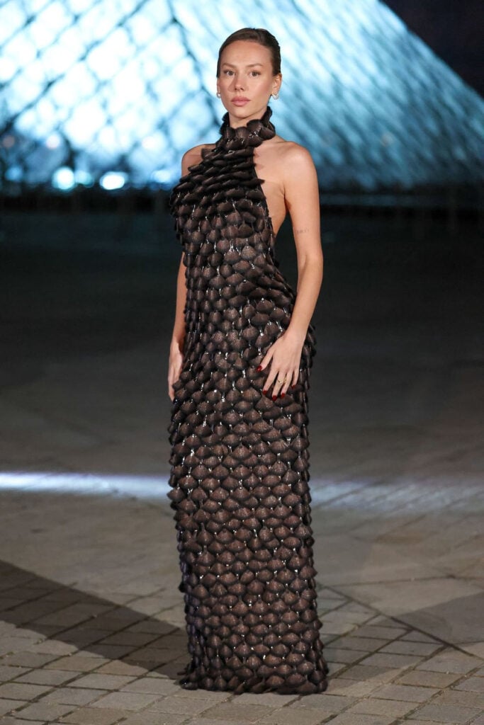 Ester Expósito Le Grand Dîner du Louvre, Ester Expósito Louvre Dinner Paris red carpet, Ester Expósito Paris fashion event Louvre dinner, Le Grand Dîner du Louvre red carpet Ester Expósito, Marine Serre Ester Expósito halter dress, Marine Serre Ester Expósito Louvre dinner Paris