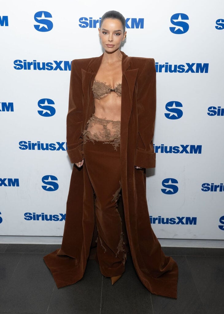 Maura Higgins SiriusXM Studios, Maura Higgins SiriusXM New York, SiriusXM Studios New York celebrity style, SiriusXM Studios red carpet style, Maura Higgins The Traitors US interview, Do Long SiriusXM Studios, Do Long Spring 2026 celebrity style, Do Long celebrity fashion, Maura Higgins fashion, celebrity street style New York