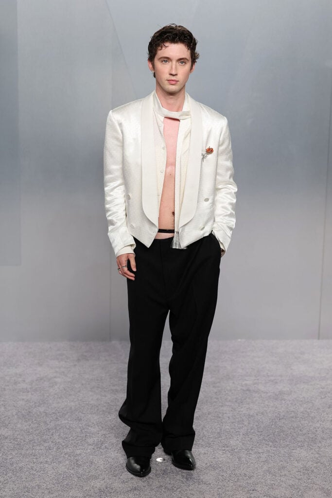 Troye Sivan Vanity Fair Oscar Party, Troye Sivan Vanity Fair Oscar Party 2026 red carpet, Tom Ford Vanity Fair Oscar Party, Tom Ford red carpet Vanity Fair Oscar Party, Troye Sivan Tom Ford Vanity Fair Oscar Party