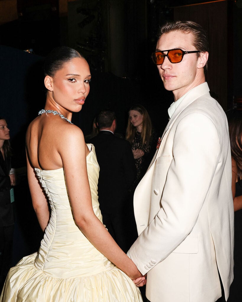 Lucky Blue Smith Tiffany Blue Book 2026 Hidden Garden
Nara Smith Tiffany Blue Book 2026 New York
Tiffany Blue Book 2026 Hidden Garden red carpet
Mithridate Resort 2026 Lucky Blue Smith
Eman Alajlan Pre-Fall 2026 Couture Nara Smith