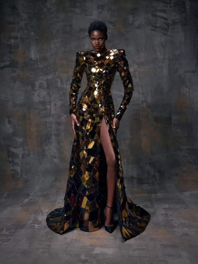 Rosamund Pike Olivier Awards 2026, Zawe Ashton Olivier Awards 2026, Helen Mirren Olivier Awards 2026, Vanessa Williams Olivier Awards 2026, Ambika Mod Olivier Awards 2026, Aaron Pierre Olivier Awards 2026, David Harewood Olivier Awards 2026, Tom Hiddleston Olivier Awards 2026, Paapa Essiedu Olivier Awards 2026, Olivier Awards 2026 red carpet, Olivier Awards red carpet fashion 2026, Burberry Olivier Awards 2026, Huishan Zhang Olivier Awards 2026, Erdem Olivier Awards 2026, Mary Katrantzou Olivier Awards 2026, Paul Smith Olivier Awards 2026, BOSS suit Olivier Awards 2026, dunhill Olivier Awards 2026, Ralph Lauren Olivier Awards 2026, Louis Vuitton Olivier Awards 2026