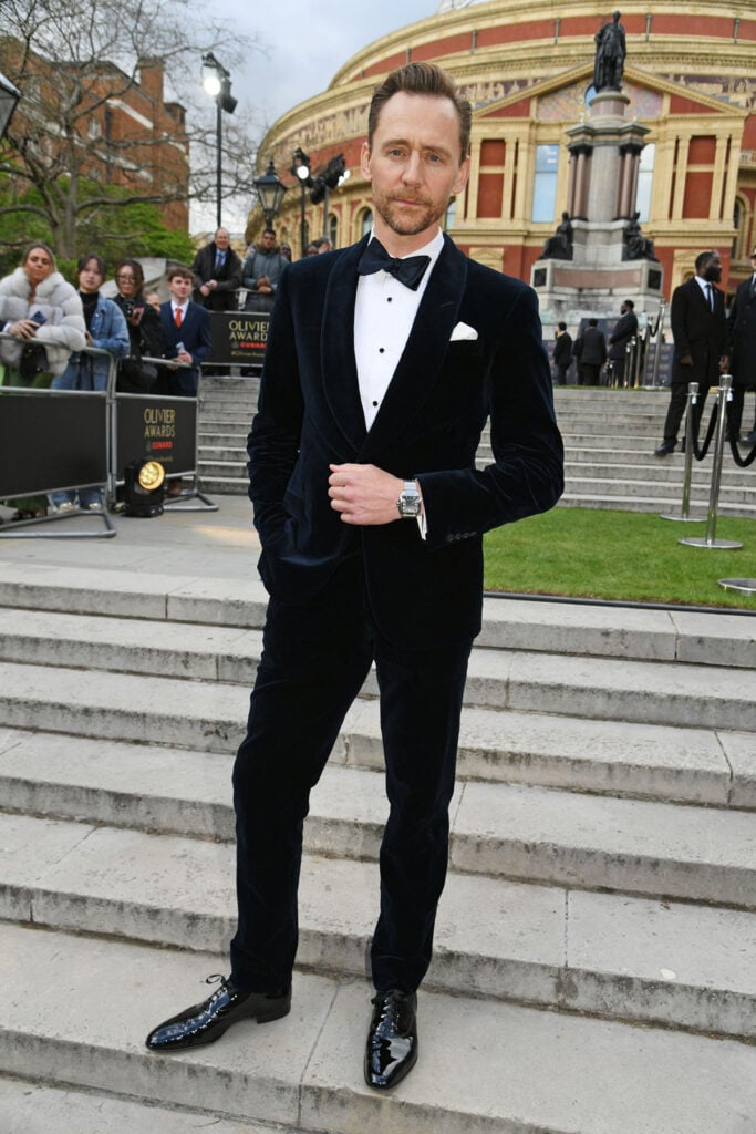 Tom Hiddleston Olivier Awards 2026
Olivier Awards 2026 red carpet Tom Hiddleston
Ralph Lauren Olivier Awards 2026
Tom Hiddleston Ralph Lauren tuxedo